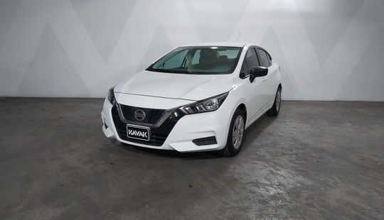 Nissan • Versa