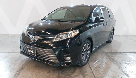 Toyota • Sienna