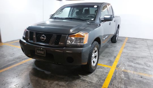 Nissan • Titan