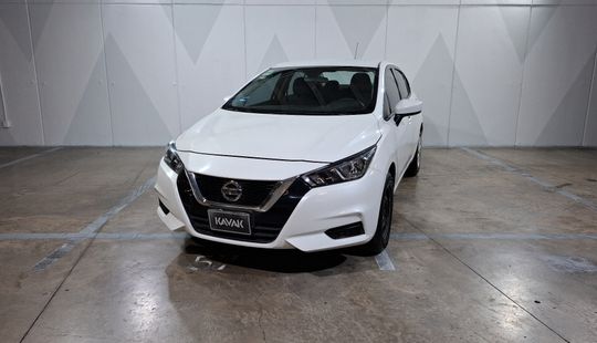 Nissan • Versa
