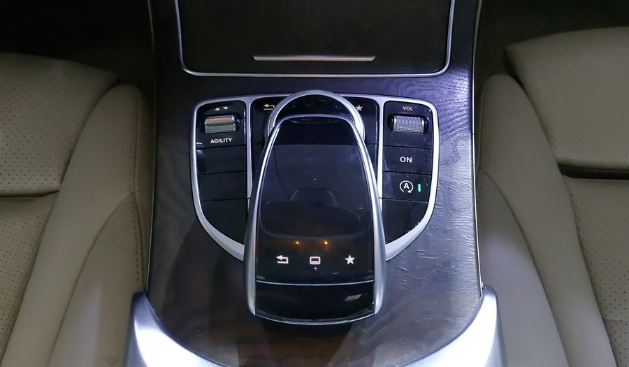 Mercedes Benz Clase C 2.0 200 CGI EXCLUSIVE AT Sedan 2015