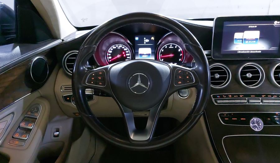 Mercedes Benz Clase C 2.0 200 CGI EXCLUSIVE AT Sedan 2015