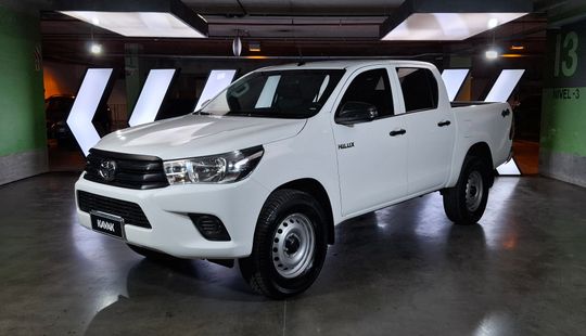 Toyota • Hilux