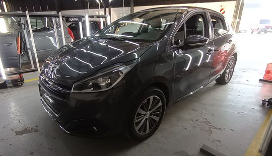 Peugeot • 208