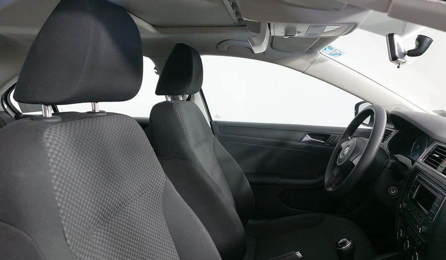 Volkswagen Jetta 2.5 STYLE ACTIVE MT Sedan 2013