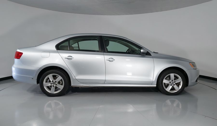 Volkswagen Jetta 2.5 STYLE ACTIVE MT Sedan 2013