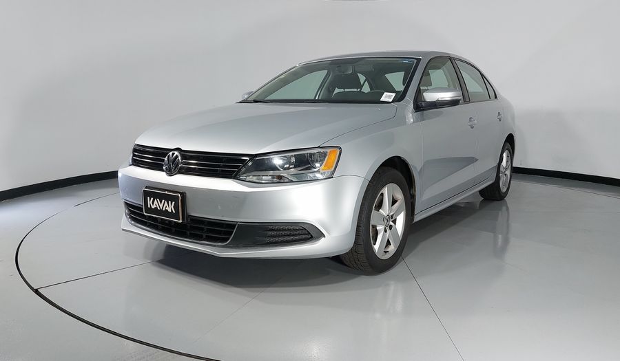 Volkswagen Jetta 2.5 STYLE ACTIVE MT Sedan 2013
