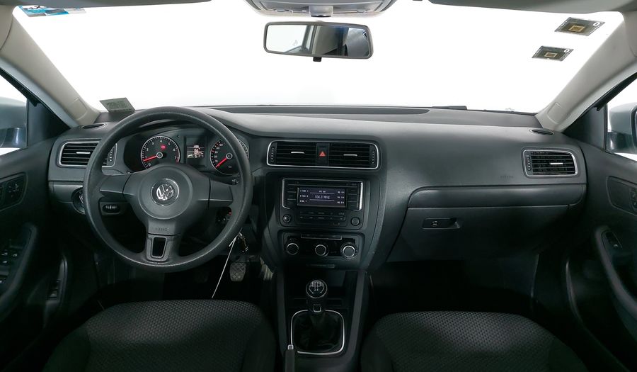 Volkswagen Jetta 2.5 STYLE ACTIVE MT Sedan 2013
