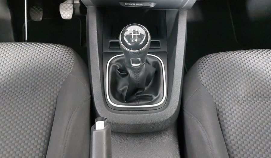 Volkswagen Jetta 2.5 STYLE ACTIVE MT Sedan 2013