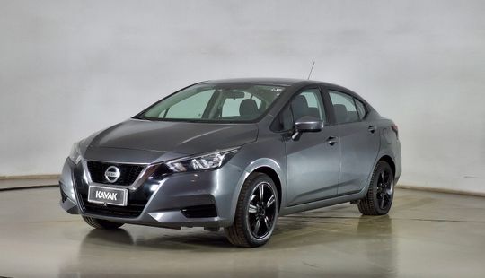 Nissan • Versa
