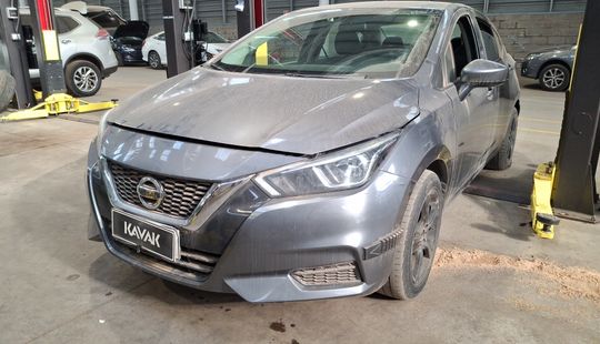 Nissan • Versa