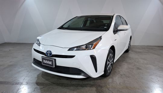 Toyota • Prius