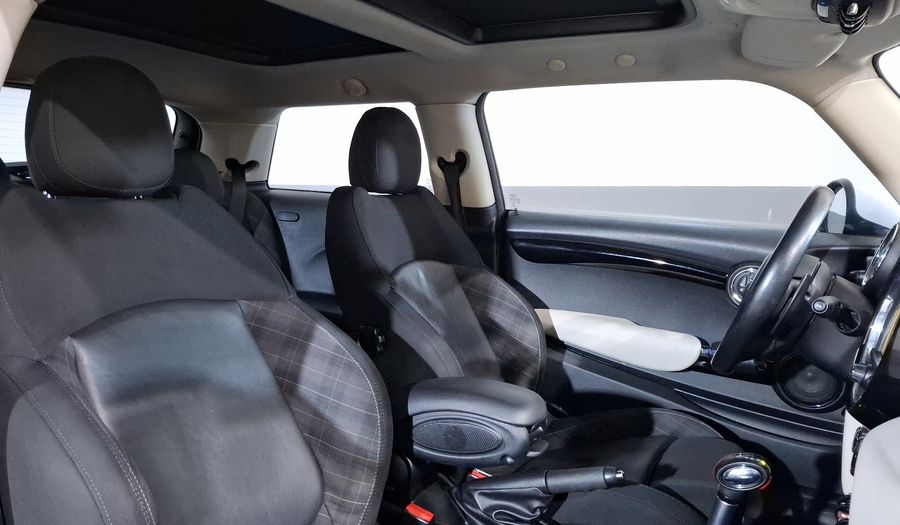 Mini Cooper S 2.0 COOPER CHILI AUTO Hatchback 2018