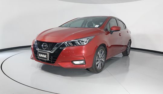 Nissan • Versa