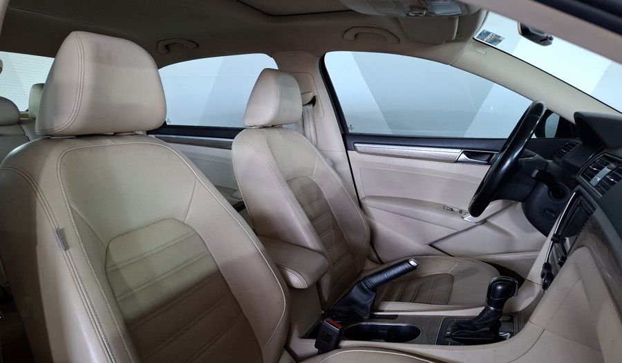 Volkswagen Passat 2.5 HIGHLINE AUTO Sedan 2018