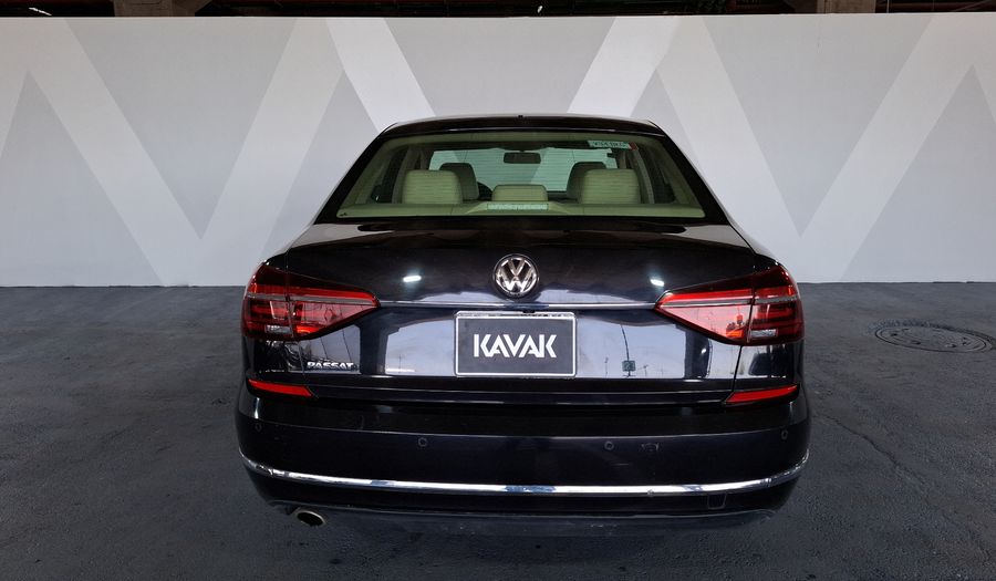 Volkswagen Passat 2.5 HIGHLINE AUTO Sedan 2018