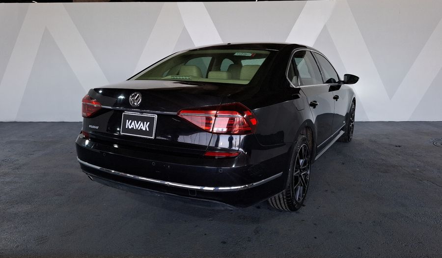 Volkswagen Passat 2.5 HIGHLINE AUTO Sedan 2018