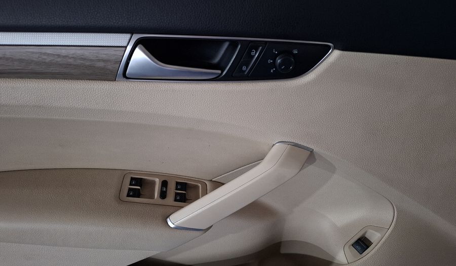 Volkswagen Passat 2.5 HIGHLINE AUTO Sedan 2018
