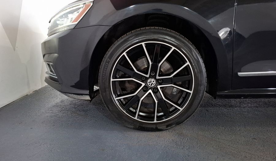 Volkswagen Passat 2.5 HIGHLINE AUTO Sedan 2018