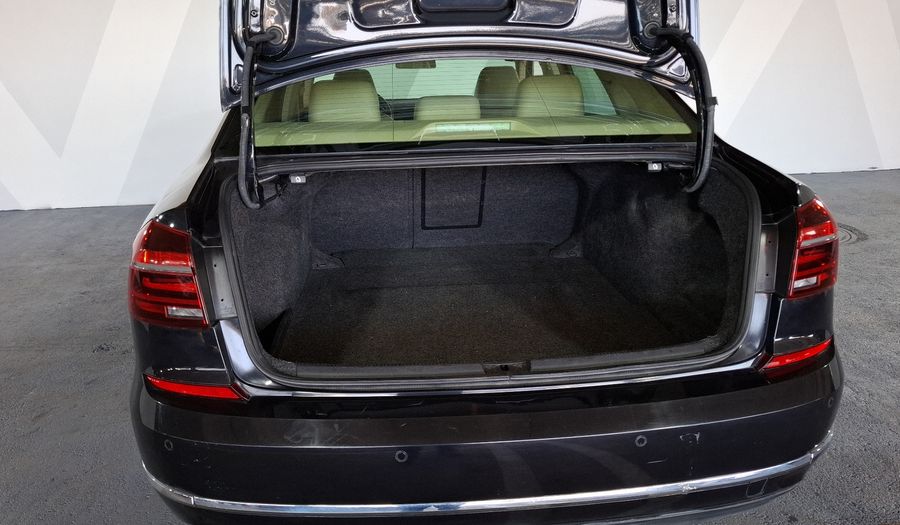 Volkswagen Passat 2.5 HIGHLINE AUTO Sedan 2018