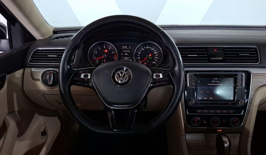 Volkswagen Passat 2.5 HIGHLINE AUTO Sedan 2018