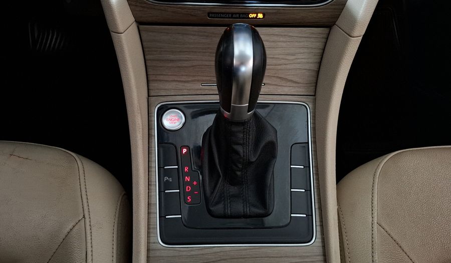 Volkswagen Passat 2.5 HIGHLINE AUTO Sedan 2018