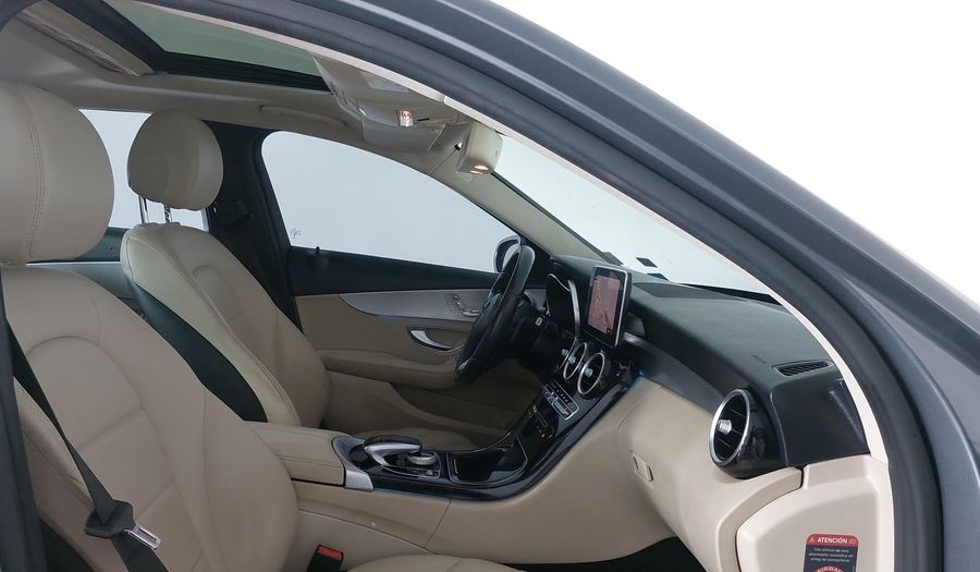 Mercedes Benz Clase C 2.0 200 CGI SPORT AT Sedan 2017