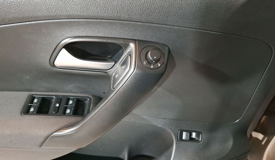 Volkswagen Vento 1.6 HIGHLINE TIPTRONIC Sedan 2017