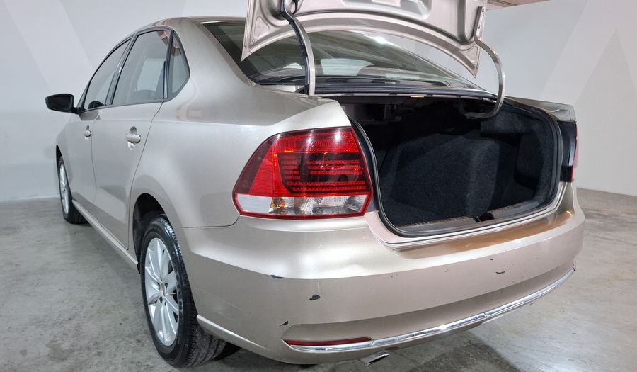 Volkswagen Vento 1.6 HIGHLINE TIPTRONIC Sedan 2017