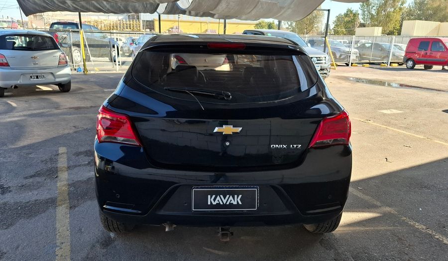 Chevrolet Onix 1.4 LTZ AT Hatchback 2017