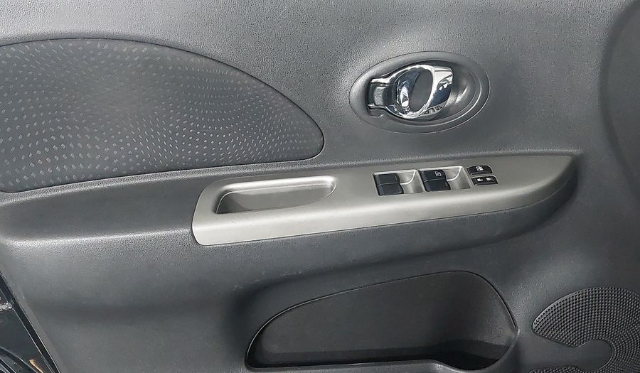 Nissan March SL Hatchback 2017
