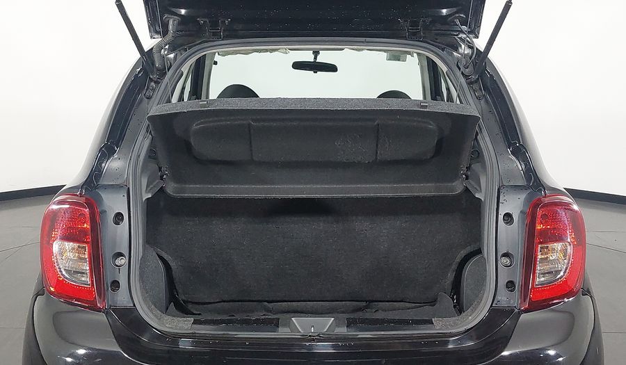 Nissan March SL Hatchback 2017