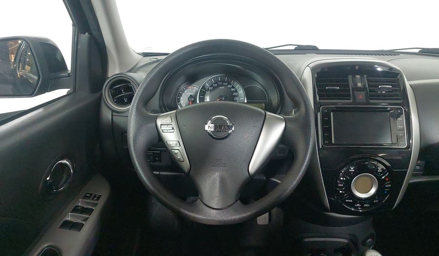 Nissan March SL Hatchback 2017