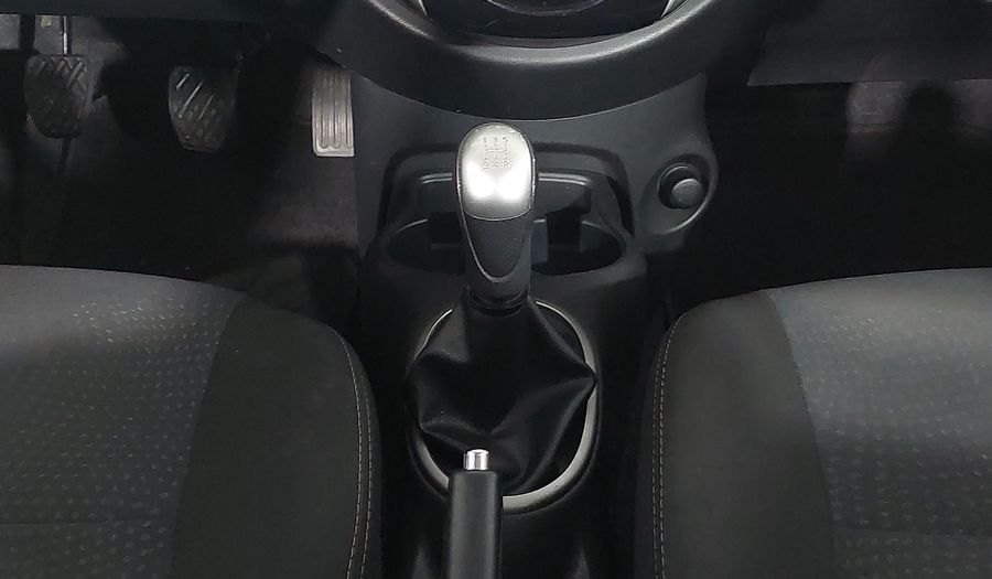 Nissan March SL Hatchback 2017