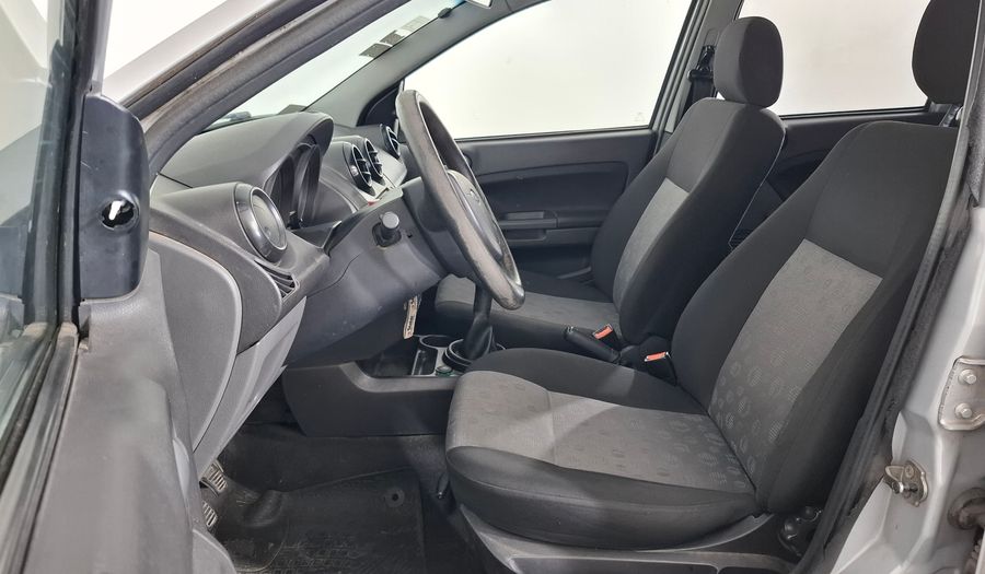 Ford Fiesta 1.6 AMBIENTE Hatchback 2011