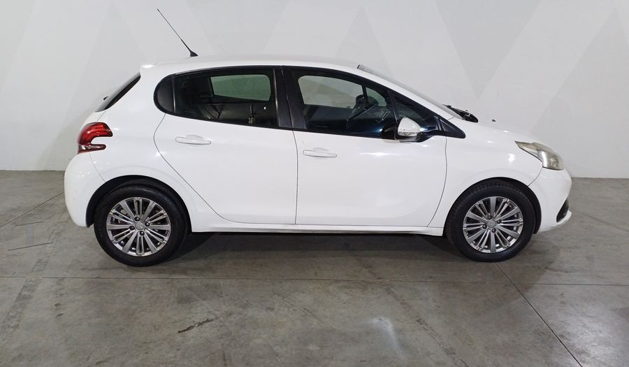Peugeot 208 1.6 ALLURE MT Hatchback 2016