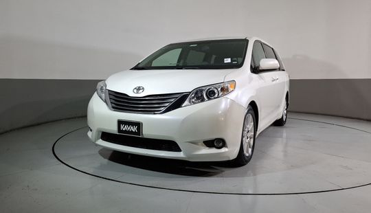 Toyota • Sienna