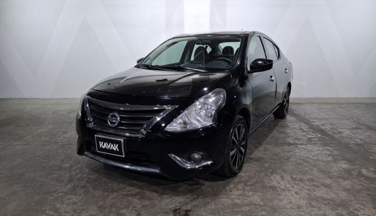 Nissan • Versa