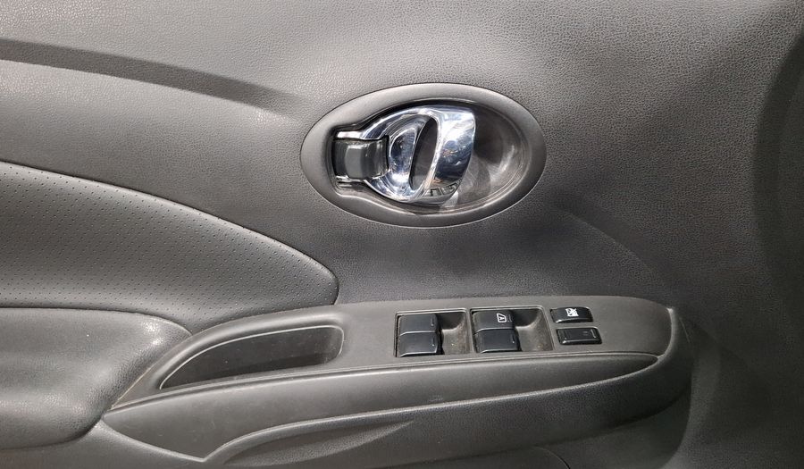 Nissan Versa 1.6 EXCLUSIVE AUTO Sedan 2019