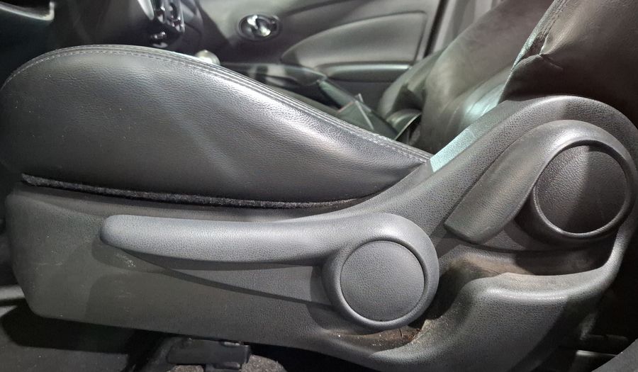 Nissan Versa 1.6 EXCLUSIVE AUTO Sedan 2019