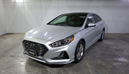 Hyundai • Sonata