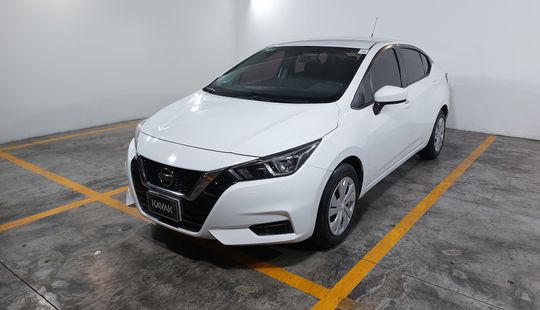 Nissan • Versa