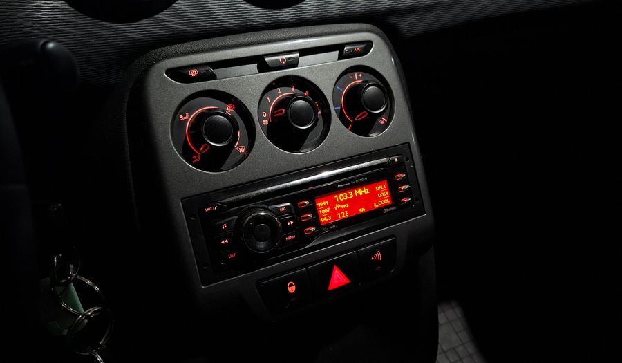 Citroen C3 1.5 TENDANCE PACK SECURE MT Hatchback 2016