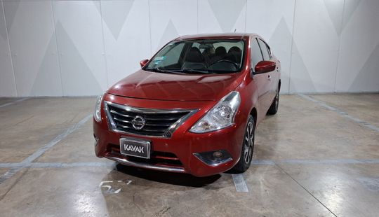 Nissan • Versa