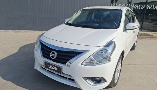 Nissan • Versa