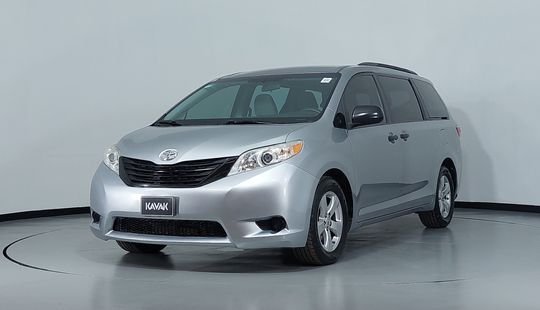 Toyota • Sienna