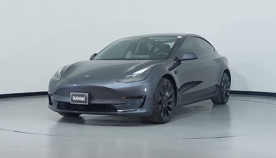 Tesla • Model 3