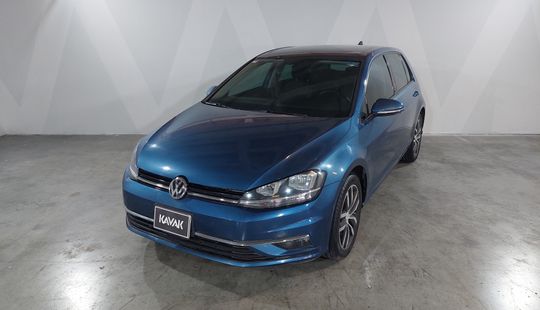 Volkswagen • Golf