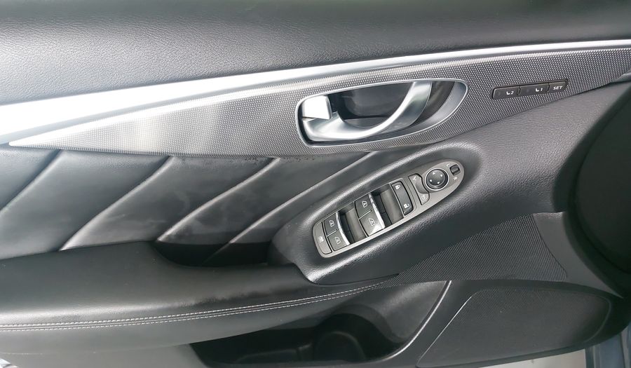 Infiniti Q50 3.7 SEDUCTION AT Sedan 2016