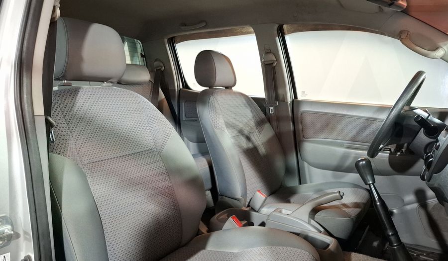Toyota Hilux 2.7 DOBLE CABINA SR Pickup 2011